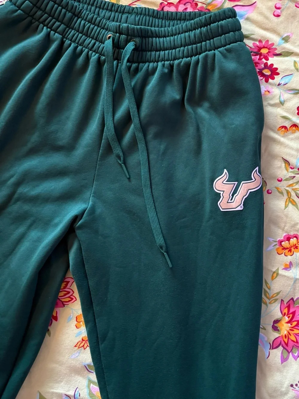Adidas USF South Florida Bulls team issued green sweatpants men’s medium